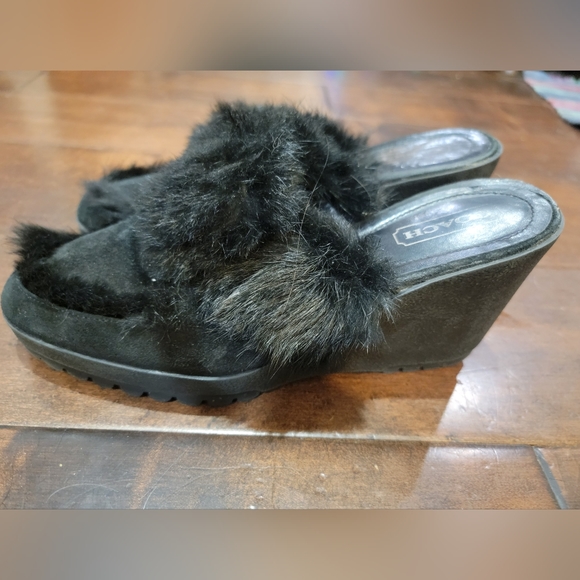 Beautiful suede with fur-trim Coach mules - Picture 2 of 4